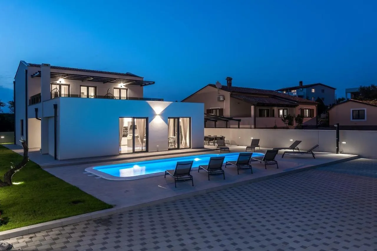 Villa Perle Pula 0*,  Croatia